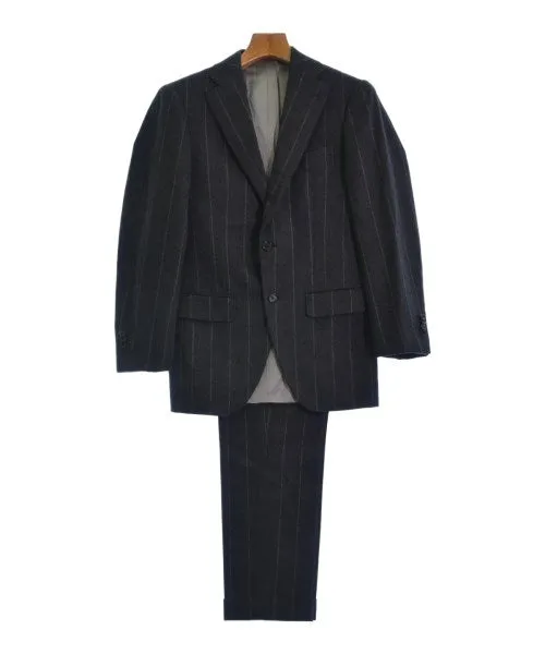 Brille par son élégance - Costumes d'affaires
