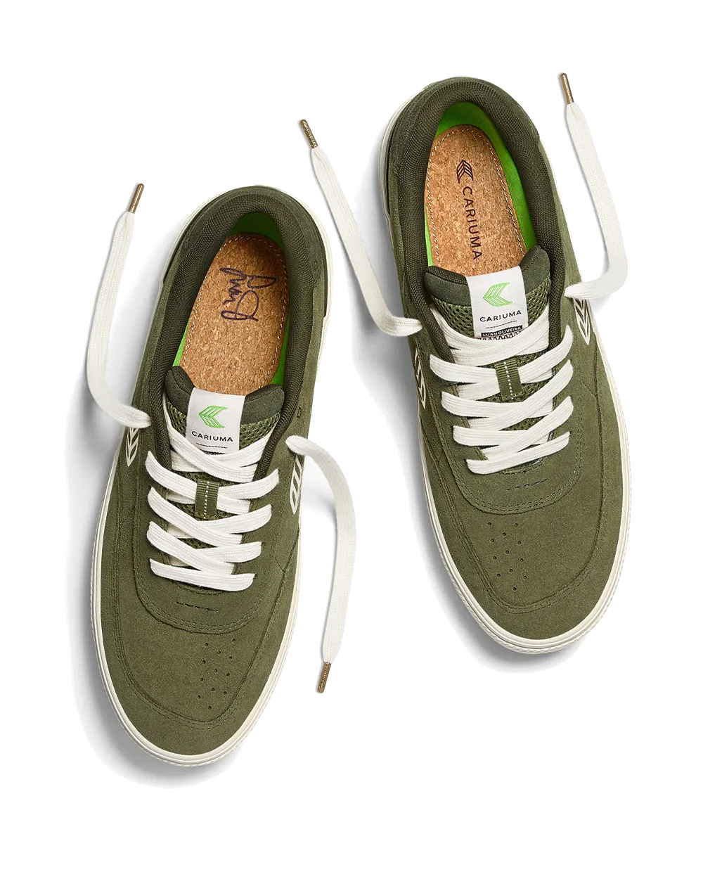 Chaussures Cariuma Luan Pro en Suédine Vert Olive et Ivoire