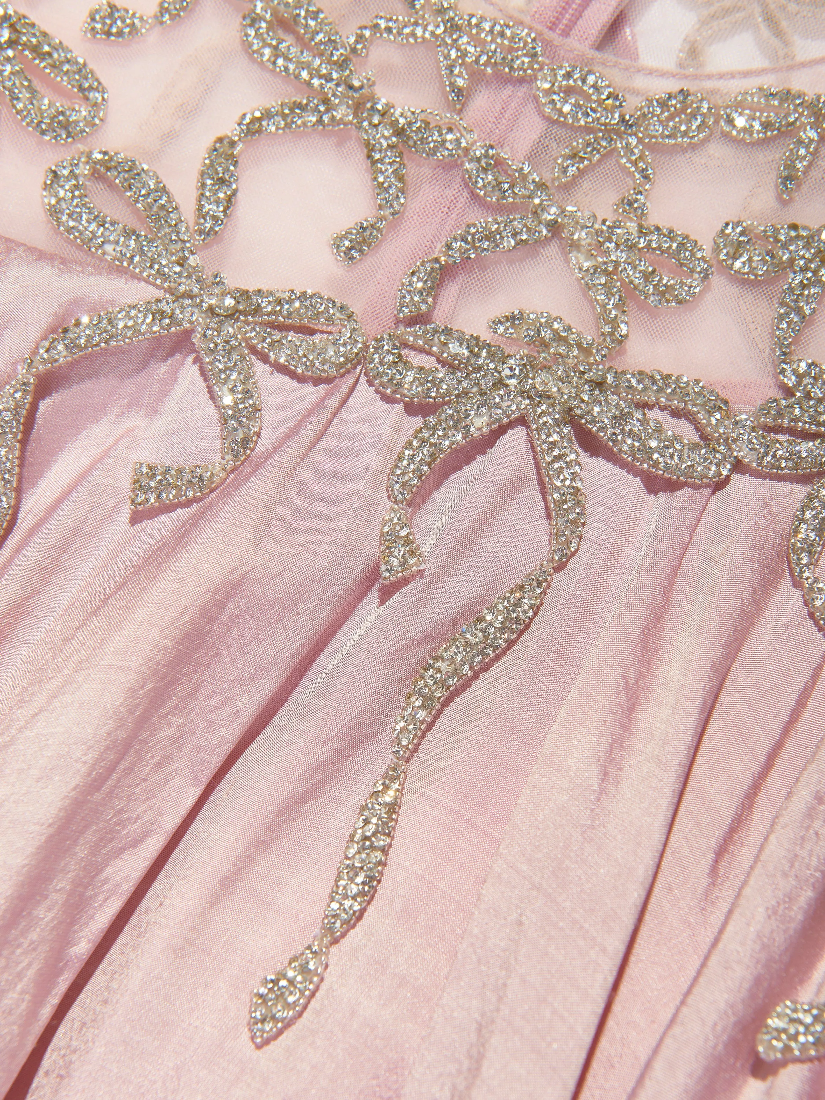 Robe à manches longues Maxine en soie avec pompon rose Maison Ava pour filles