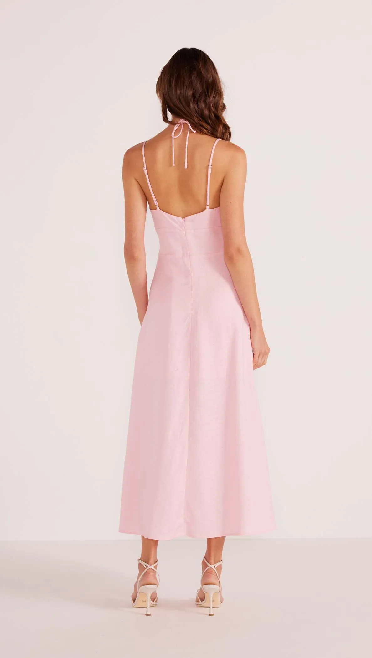 Robe Midi Cora de MinkPink | Rose Pâle